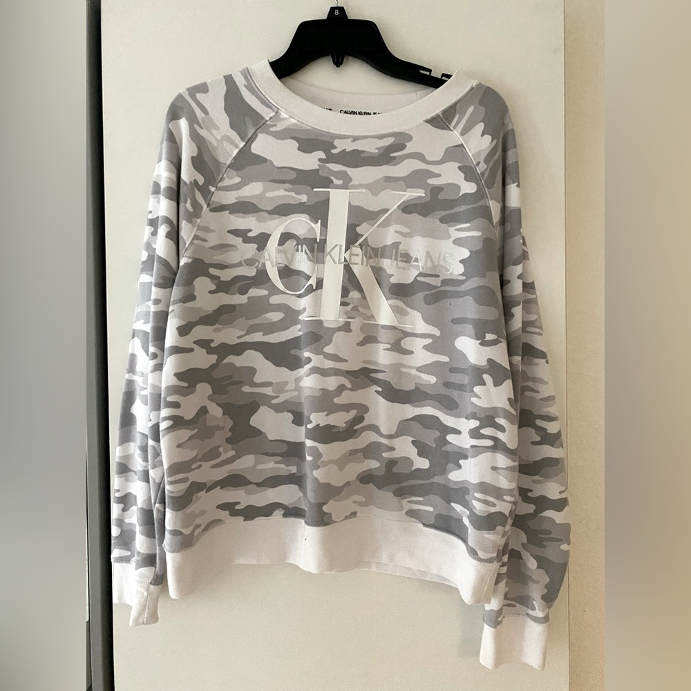 Calvin Klein woman’s long sleeve top